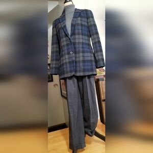 NWOT - Lauren Ralph Lauren Navy & Grey Tartan 100% Lambswool Blazer. Size 8